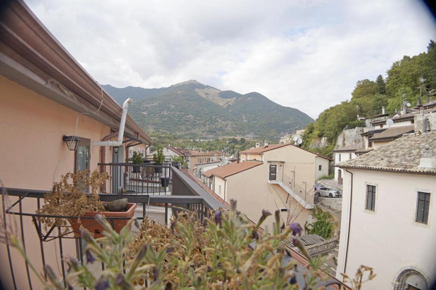 Casa Vacanze Donna Lucia Castel Di Sangro Εξωτερικό φωτογραφία