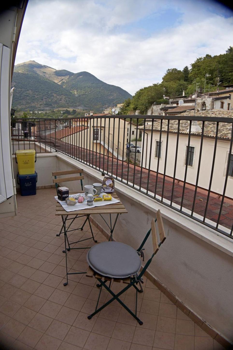 Casa Vacanze Donna Lucia Castel Di Sangro Εξωτερικό φωτογραφία