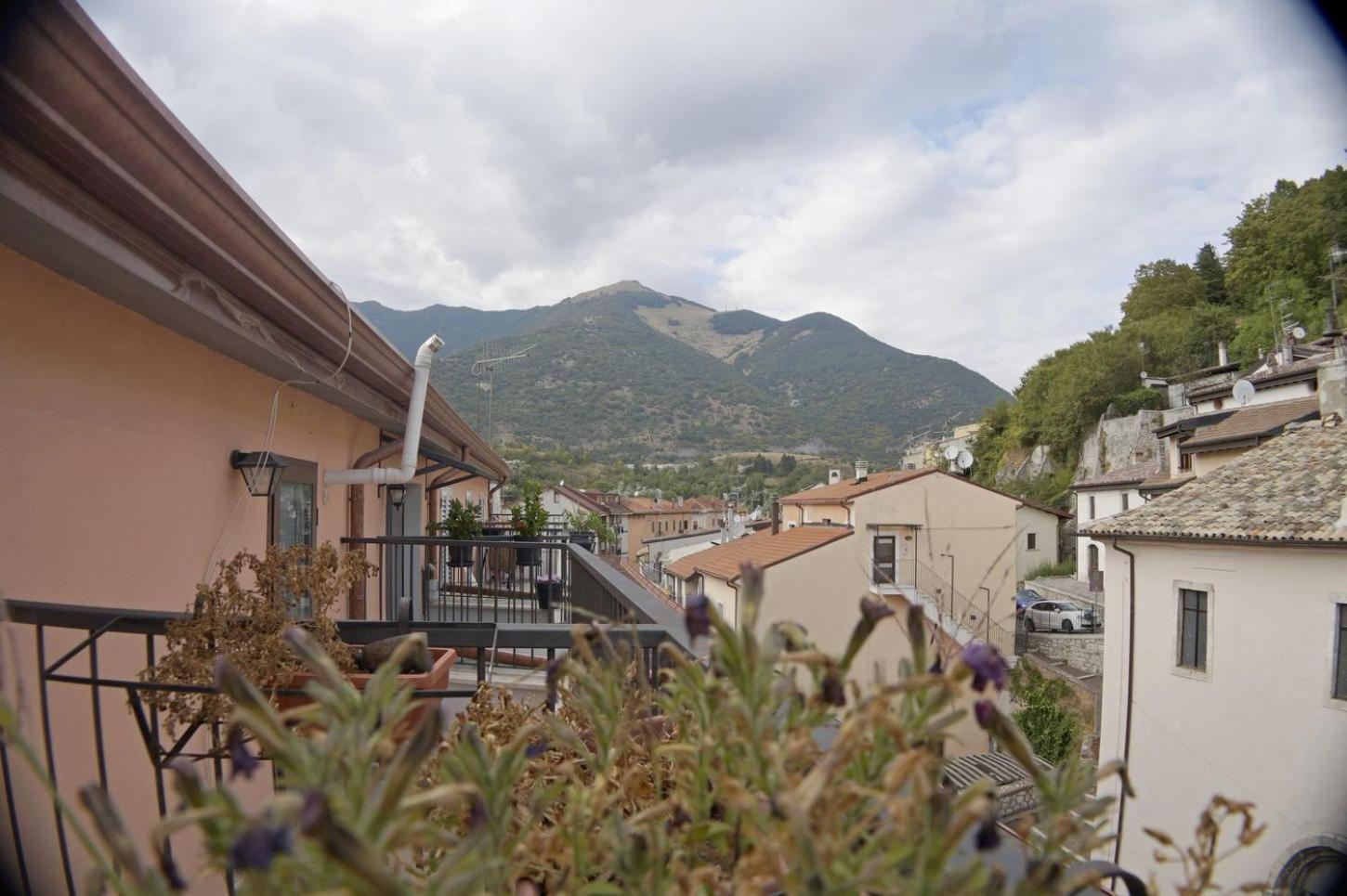 Casa Vacanze Donna Lucia Castel Di Sangro Εξωτερικό φωτογραφία