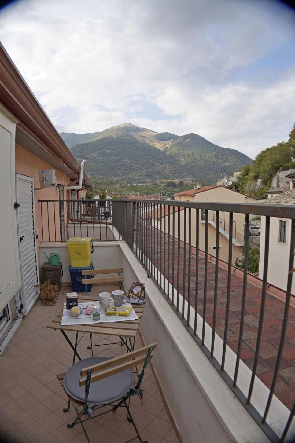 Casa Vacanze Donna Lucia Castel Di Sangro Εξωτερικό φωτογραφία
